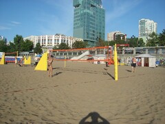 Стойки для пляжного волейбола с механизмом натяжения (с протекторами) - fgospostavki.ru - Ивантеевка