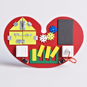 Бизиборд «Любящее сердце» - fgospostavki.ru - Ивантеевка